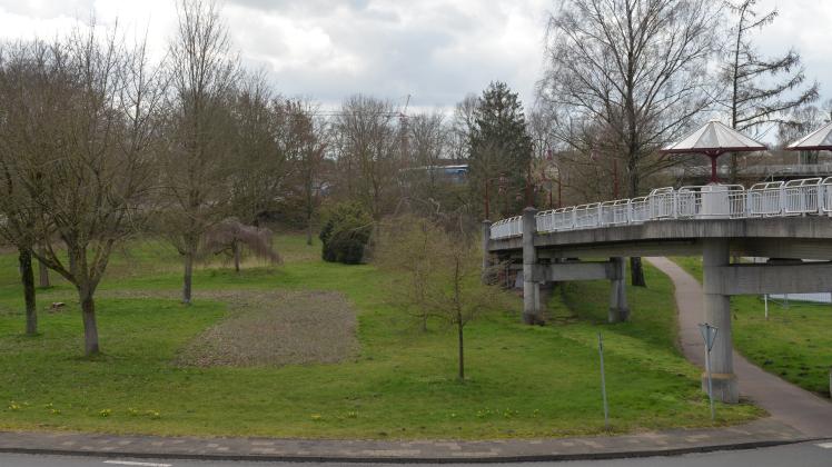 Im Innenring der Kurt-Schumacher-Brücke könnte der neue Skatepark entstehen.