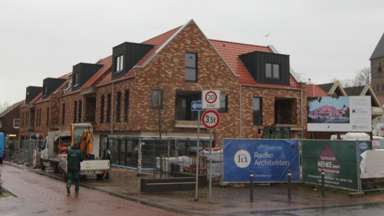 Das neue Wohn- und Geschäftshaus in der Ortsmitte von Lengerich ist bis Ostern bezugsfertig. Lediglich eine Gewerbefläche ist weiterhin noch nicht vermarktet. 