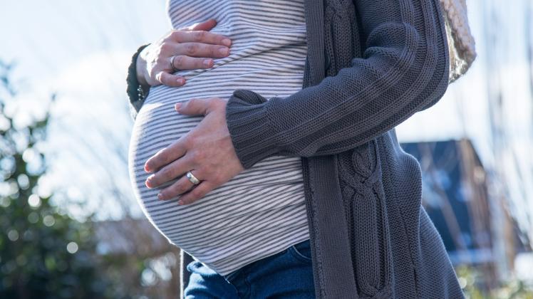 Bei Geburten gefragt: Doulas als «Hebammen für die Seele»