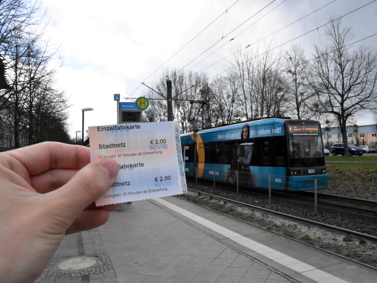 Wie viel kostet eine Monatskarte für den öffentlichen Nahverkehr?
