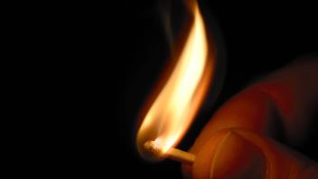 matchstick is lit PUBLICATIONxINxGERxSUIxAUTxONLY Copyright xpaulMZx Panthermedia08875908