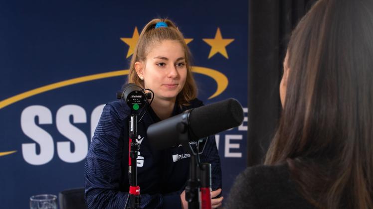 author SSC-Zuspielerin Pia Kästner zu Gast bei „Spiel.Satz.SSC. -Dein Volleyball-Podcast“.