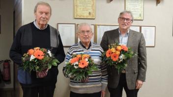 Verein der Briefmarkenfreunde Bramsche e.V. : Günter Aebi, Peter Hürkamp und Hubert Siemer wurden während der Jahreshauptversammlung für ihre 40-jährigen Vereinsangehörigkeit geehrt. 