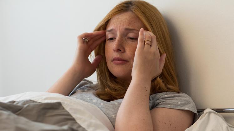 Regelmäßige Schmerzen: Ursachen von kindlichem Kopfweh klären