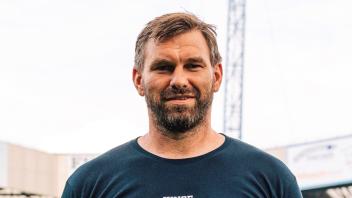 Ex-Profi Jörg Hahnel, bisher Koordinator für Torwarttraining, Frühtraining und den Aufbaubereich des FC Hansa Rostock, wird ab April als Nachwuchskoordinator zum Mitglied der Leitung der Nachwuchsakademie des Fußball-Zweitligisten.