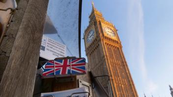 Fotorundgang und Eindruecke aus London im Dezember 2022 Blick auf Big Ben London *** Photo tour and impressions from Lon