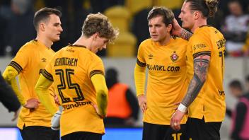 enttäuschte Dresdner, v.l.: Jakob Lemmer, Jonas Oehmichen, Patrick Weihrauch und Manuel Schäffler (alle Dresden), SG Dyn