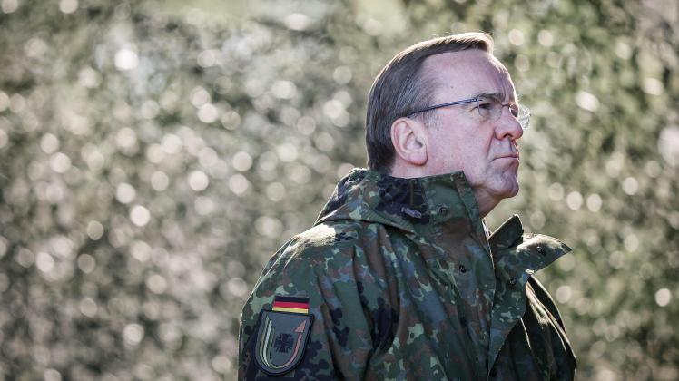 German Defence Minister Boris Pistorius visits troops of the German armed forces Bundeswehr at a military training area in Mahlwinkel near Magdeburg, eastern Germany, on March 16, 2023. (Photo by Ronny Hartmann / AFP)