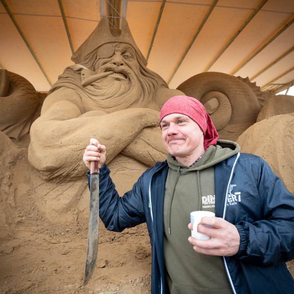 Bilder von Warnemünder Sandwelt: Malen am Strand!