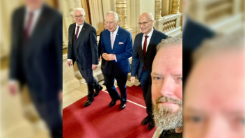 Bundespräsident Frank-Walter Steinmeier, König Charles III., Bürgermeister Peter Tschentscher - und meine Wenigkeit (v.li.).