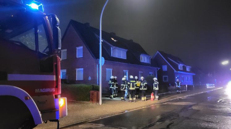 Am späten Freitagabend war die Feuerwehr am Forstweg in Altenlingen im Einsatz.