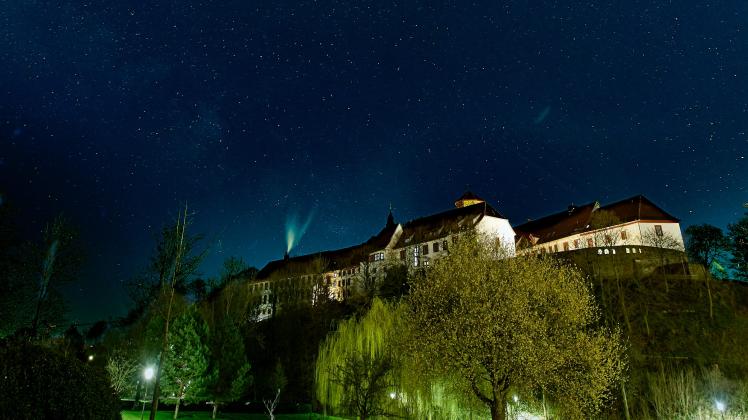 Ralf Niemann aus Bad Laer fotografiert in der Nacht das Bad Ibuger Schloss.