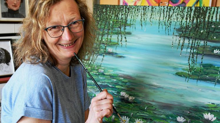 Martina Schlottmann liebt Landschaftsbilder und Tierporträts. Erstmalig präsentiert sie ihre Gemälde im Christlichen Krankenhaus Quakenbrück. 