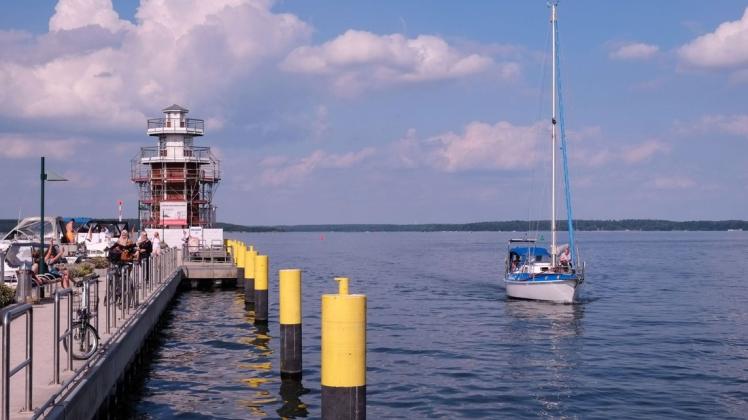 Wie viele Touristen kommen jährlich nach Plau am See?