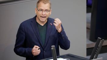 Lorenz Gösta Beutin in der 233. Sitzung des Deutschen Bundestages im Reichstagsgebäude. Berlin, 10.06.2021 *** Lorenz Gö
