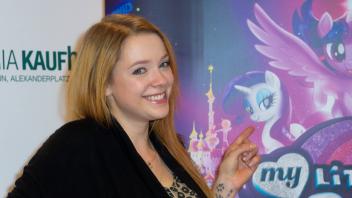 93/ MY LITTLE PONY , Anne Wuensche (Synchronsprecherin KAPITÄN CELAENO), Autogrammstunde, Spielwarenabteilung, Kaufhof G