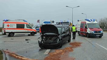 Obwohl der Audifahrer noch bremste und versuchte auszuweichen, kam es zu dem folgenschweren Zusammenstoß mit dem querenden Caddy.