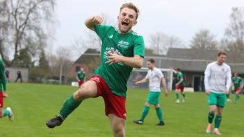 Meisterlicher Jubel: Joris Rathje feiert seinen Treffer zum zwischenzeitlichen 5:1.