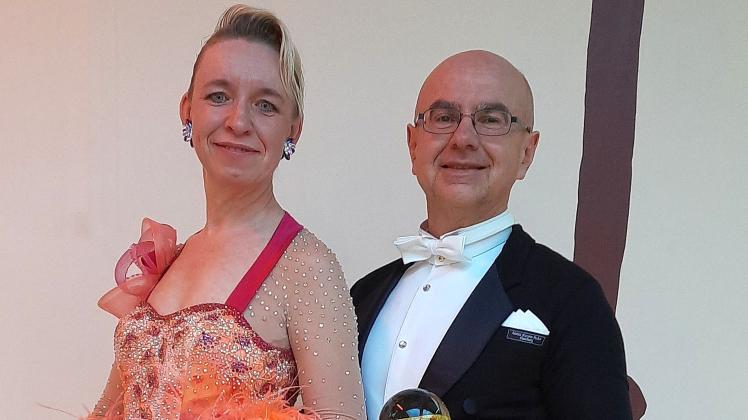 Katharina und Alexander Suppes tanzten seit etwas über vier Jahren für den Gettorfer TV. In dieser kurzen Zeit schafften sie jetzt bereits den Aufstieg in die A-Klasse, die zweithöchste in Deutschland.