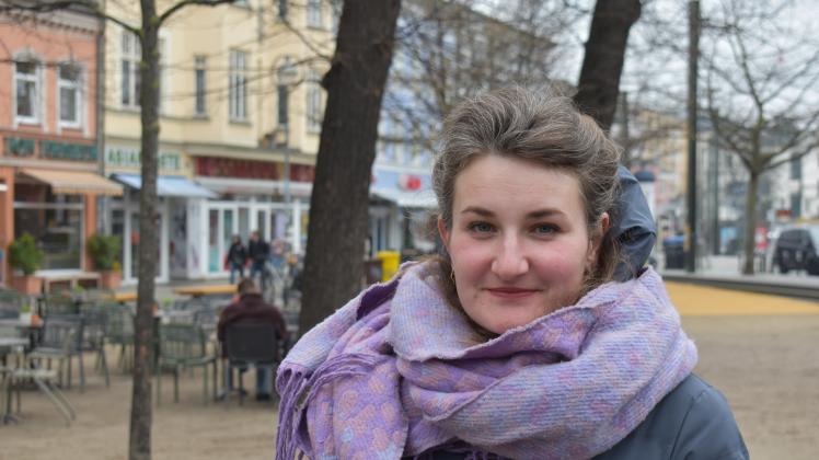 Seit Sommer 2021 ist Liza Becker aus Rostock selbstständig als Mütterpflegerin unterwegs. 