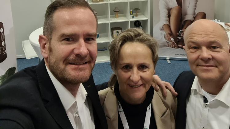 Sie wollen mit ihrem Balsam zur Nagelpflege durchstarten: Die Harener Unternehmer Christian Teiken, Paula Brand und Manfred Brand.