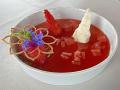 Rhabarbersüppchen mit Joghurt-Zwerg und Erdbeer-Sorbet
