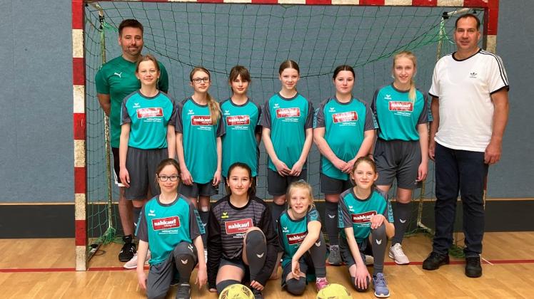 Die U12 Mädchen der Lindenschule Lübtheen sind im Fußball sehr erfolgreich. Zum Beispiel waren sie 2022 Landessieger
