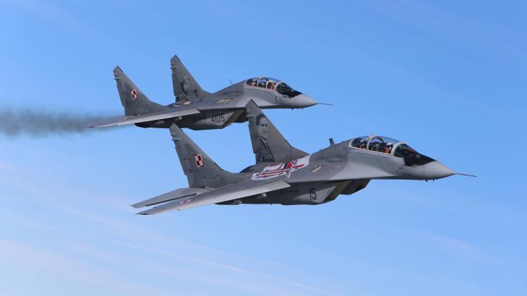 Zwei Kampfflugzeuge vom Typ MiG-29 Fulcrum der polnischen Luftwaffe. Kampfflugzeug MiG-29 Fulcrum der polnischen Luftwaf