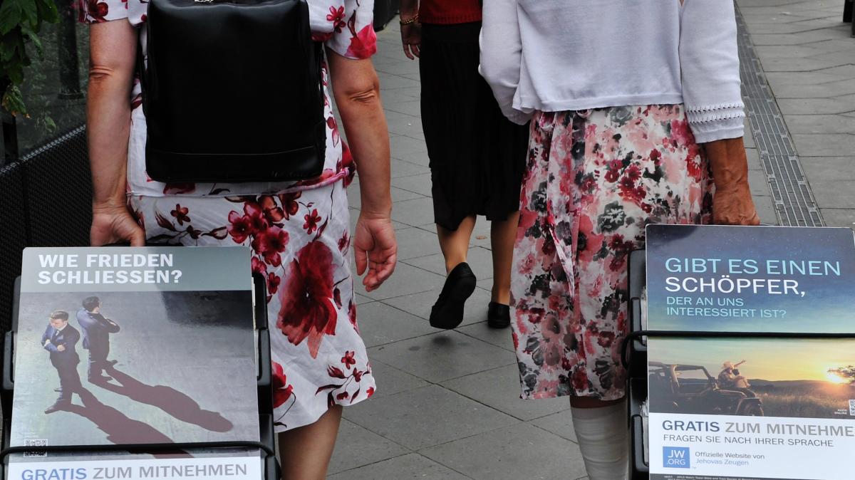 Sex vor der Ehe, Kontaktverbot Wie streng sind Zeugen Jehovas? NOZ