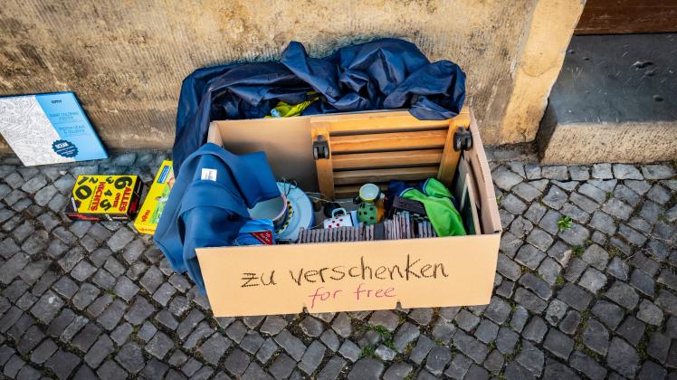 Mann findet Hunderte Euro in „ZuVerschenkenKiste“ in Kiel SHZ