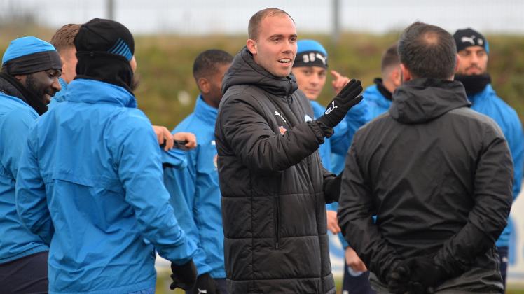 Fabian Lübbeers, Trainer der Sportfreunde  Lotte, traut seiner Mannschaft in der rückrunde noch einiges zu.