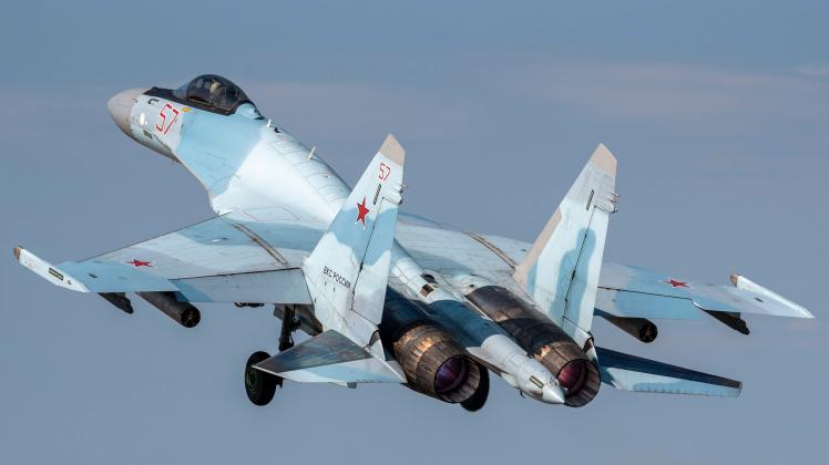 Russian Aerospace Forces Su-35S taking off, Ryazan, Russia. model released Copyright: DanielexFaccioli/StocktrekxImages