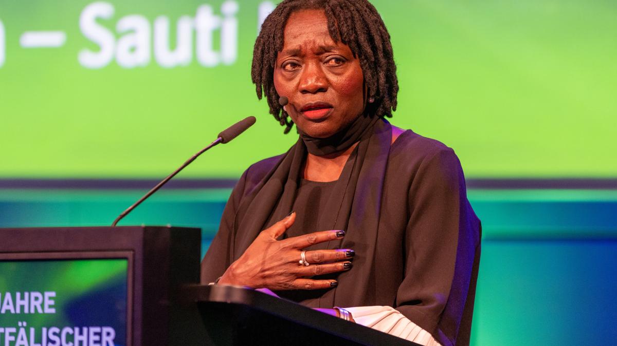 Auma Obama wirbt in Osnabrück für eine „Friedens-Klima-Politik“
