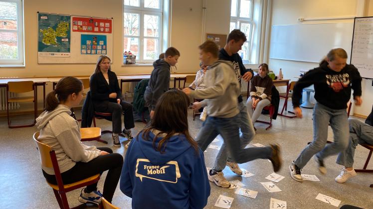 In verschiedenen Spielen konnten die Ludwigsluster Schüler ihre Französisch-Kenntnisse beweisen und auch verbessern. 