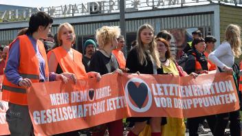 Protest der Gruppe Letzte Generation in Berlin