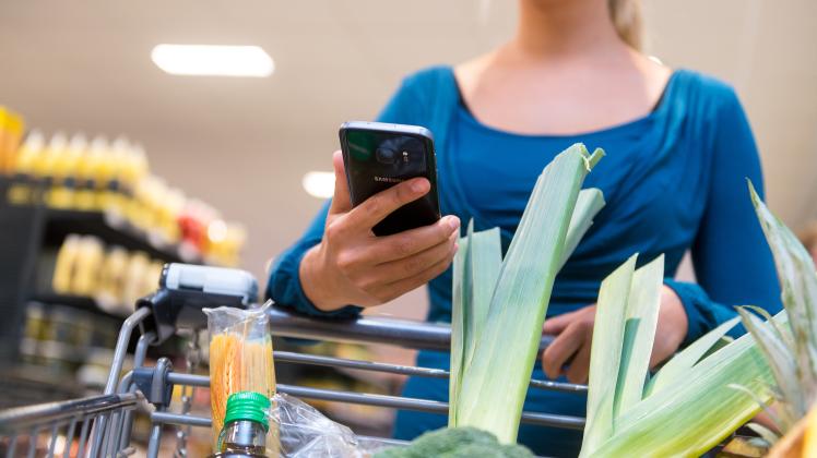 Für Schnäppchenjäger: Mit Einkaufsliste und App in den Supermarkt