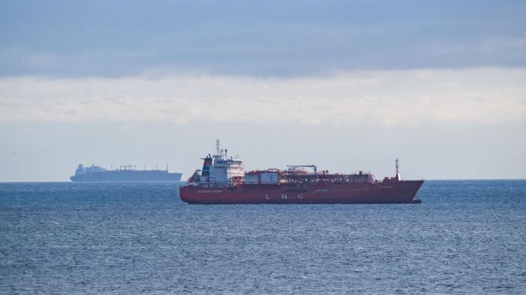 LNG-Schiffe vor Rügen