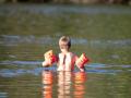 Erlabrunn, Badesee, 21.07.2020, Gefahren im Badesee, Baggerseeen fuer Kinder Bild: Kinder baden im See, Allerdings kann