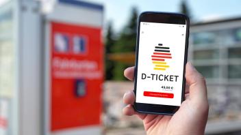 Mobile App für 49 Euro Ticket, auch Deutschlandticket genannt, für den öffentlichen Nahverkehr, Deutschland, Europa *** 