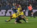 Sport Bilder des Tages Danilo Soares (VfL Bochum), re., gegen Karim Adeyemi (Borussia Dortmund), Schiedsrichter Sascha S