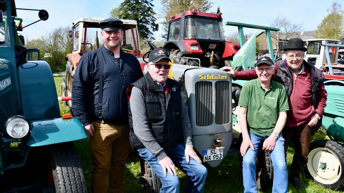 Tausende Besucher Str Men Zum Oldtimertreffen In Geltorf Shz