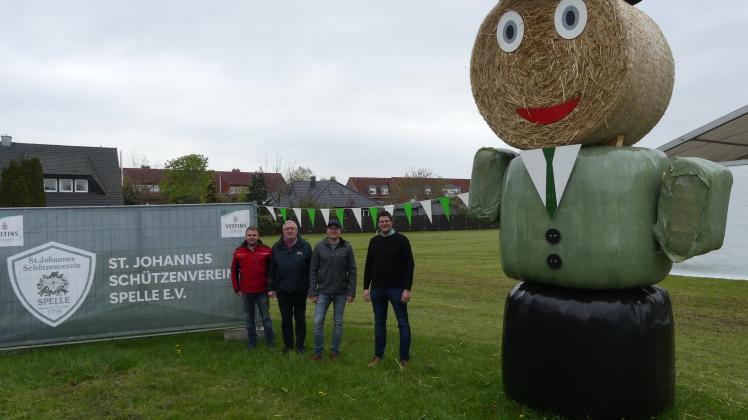 Der St. Johannes Schützenverein Spelle feiert am 5. und 6. Mai 2023 seinen 225-jährigen Geburtstag. Auf das Jubelschützenfest mit bis zu 4.000 erwarteten Gästen allein am Samstag freuen sich vom Festkomitee (v. l.)Timo Deters, Ludger Gude, Michael Jörgens undSebastian Arning.