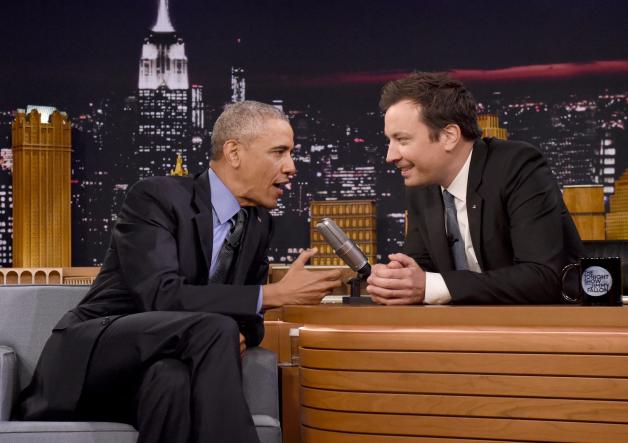 Die Late-Night-Show von Jimmy Fallon (rechts) ist direkt von dem Streik betroffen. In der bekannten US-Show war sogar Barack Obama bereits zu Gast.