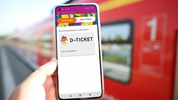 Bundesweites Deutschlandticket kommt ab Mai Deutschlandticket. 49-Euro-Ticket soll wohl nur digital erscheinen und löst 