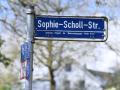 100. Geburtstag von Sophie Scholl Ein Straßenschild mit der Aufschrift: Sophie-Scholl-Str. Sophia Magdalena Sophie Schol