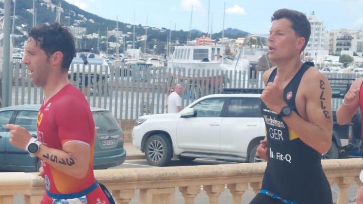 Thomas Winkelmann hier noch hinter dem Spanier David Rodriguez Lopez, den er am Ende noch überholte und somit die Silbermedaille im Aquathlon seiner Altersklasse bei den World Triathlon Multisport Championships holte.