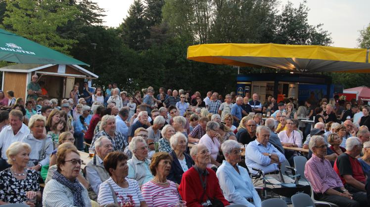 LiveMusik und mehr Dorffest in Ellerbek am 3. Juni
