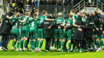 VfB Luebeck feiert Sieg gegen Holstein Kiel II Holstein Kiel II vs. VfB Luebeck, Fussball, Regionalliga Nord, Spieltag 2