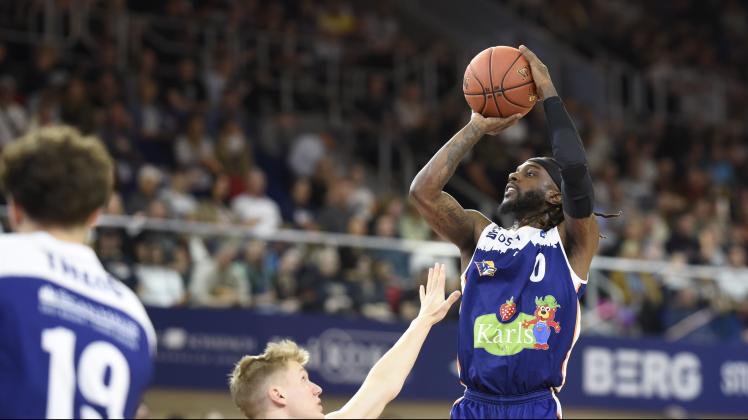 Mit 21 Punkte (fünf Rebounds und sieben Assists) war JeQuan Lewis Topscorer der Seawolves beim Sieg gegen Ludwigsburg.