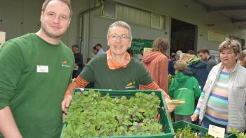 René Belker und Heide Kroning bei 4. Pflanzenmarkt der „Gemüsegärtner“ in Kalkriese